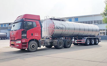 青島乳品公司：新東鮮奶運輸車，讓公司業績再上新臺階